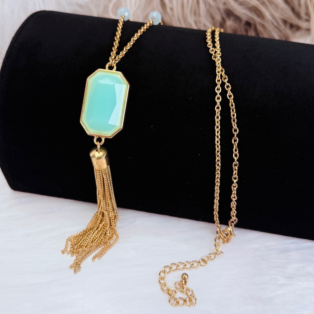 Goldtone, fringe pendant, long costume necklace - Picture 10 of 13
